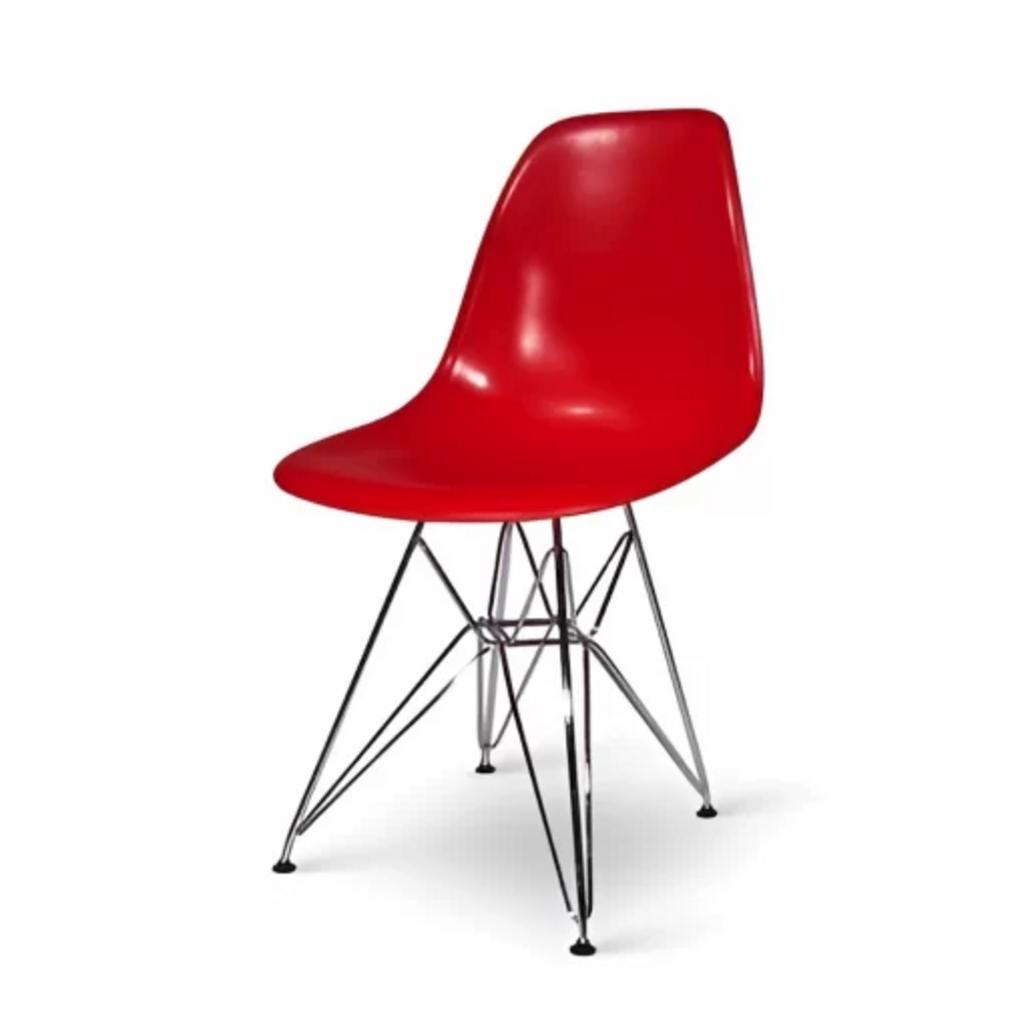 Ghế nhựa café 1028A với chất liệu nhựa PP bền bỉ kết hợp chân sắt sơn tĩnh điện chống gỉ.