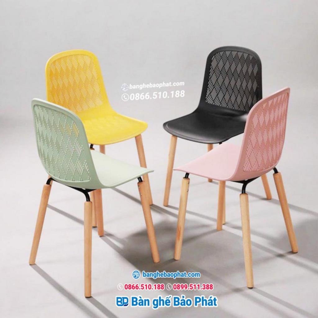 Hình ảnh mô tả chất liệu nhựa PP đúc nguyên khối của Ghế 3003C.