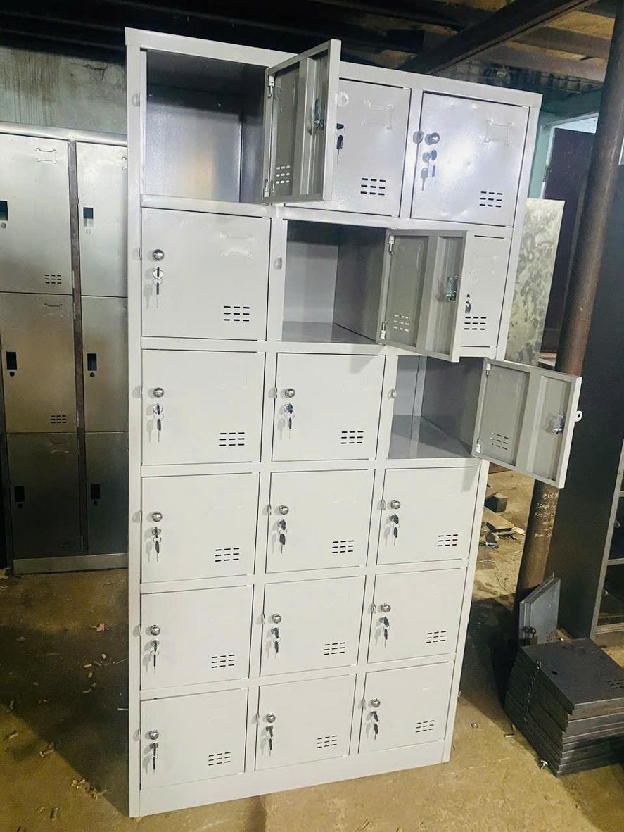 Chất liệu sắt sơn tĩnh điện giúp tủ bền đẹp và dễ vệ sinh.