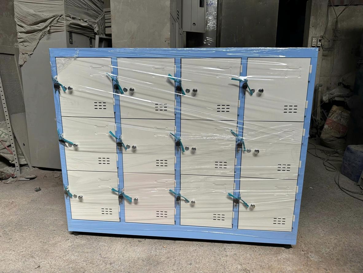 Chất liệu thép dày 0.5-0.7mm với lớp sơn tĩnh điện chống gỉ sét.