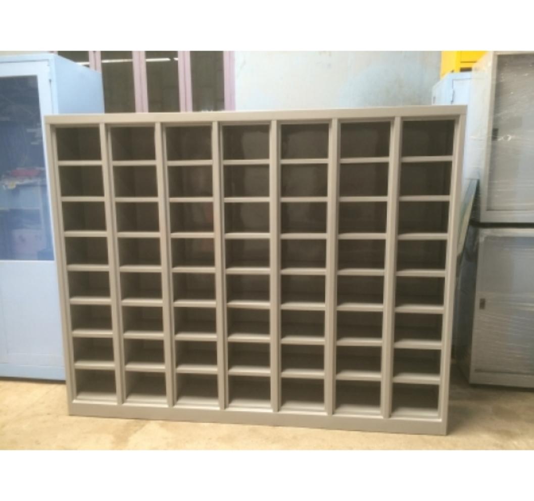 Thép dày + sơn tĩnh điện giúp chống rỉ và dễ vệ sinh.