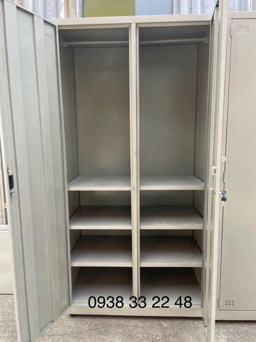 Bề mặt thép sơn tĩnh điện màu ghi xám chống ăn mòn hiệu quả.