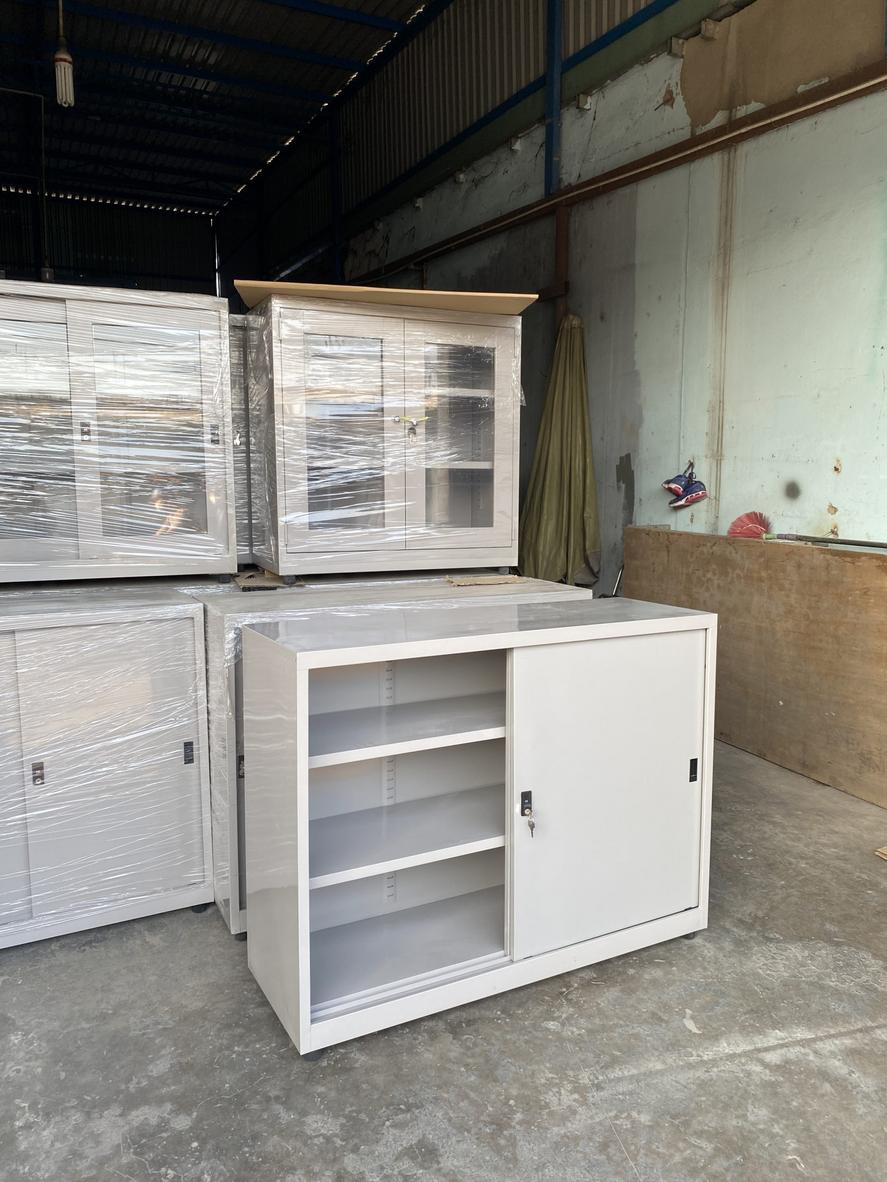 Tole dày 0.5–0.7 mm sơn tĩnh điện: chống gỉ, bền và dễ vệ sinh.