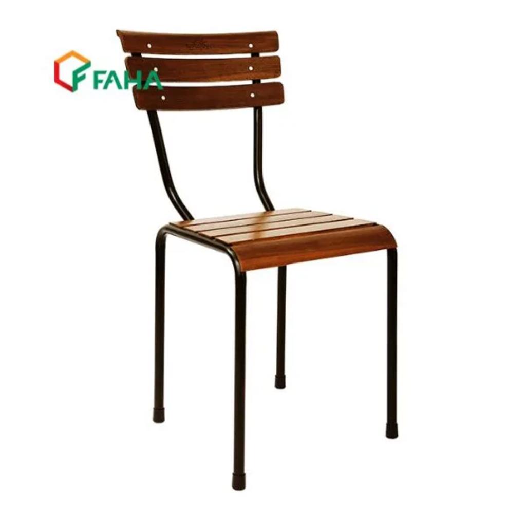 Ghế Fansipan Kite sắt bền bỉ với công nghệ chống gỉ, nước và tia UV.