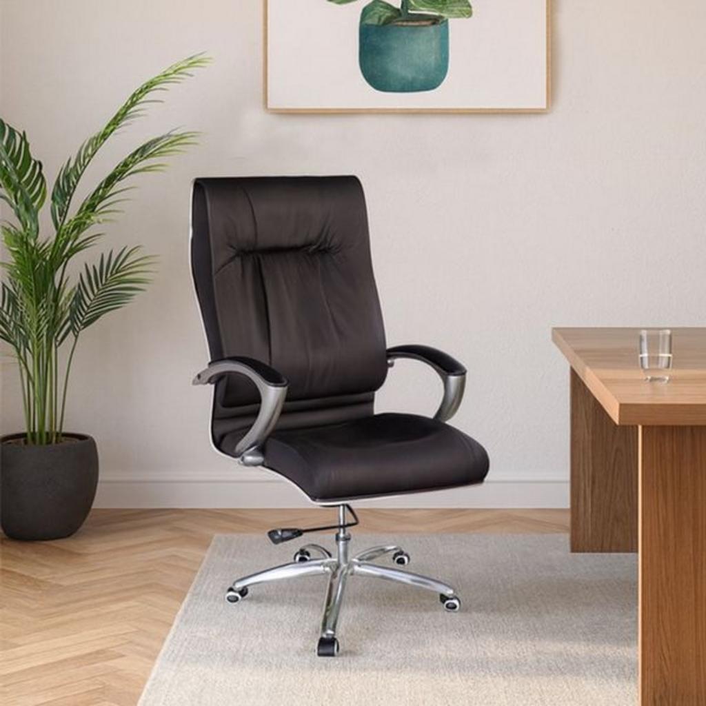 Tựa lưng cao và nệm dày, thiết kế công thái học của Ghế văn phòng DP006 mang lại sự thoải mái tối đa cho người dùng.