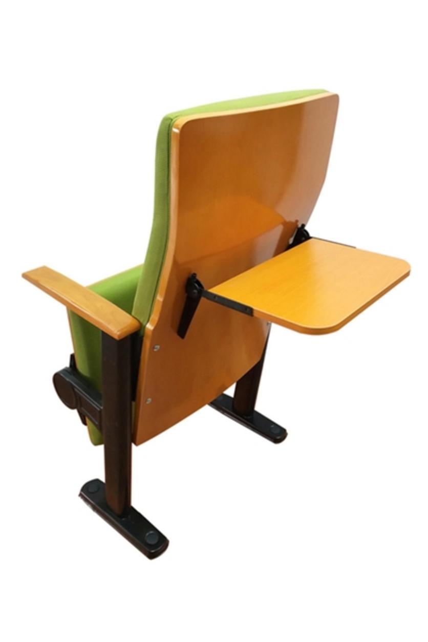 Khung inox kết hợp nhựa vừa bền bỉ vừa đẹp mắt của Ghế hội trường P882.