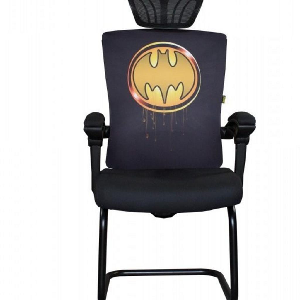 Khung chân inox 201 sáng bóng, tạo điểm nhấn bền bỉ cho ghế.