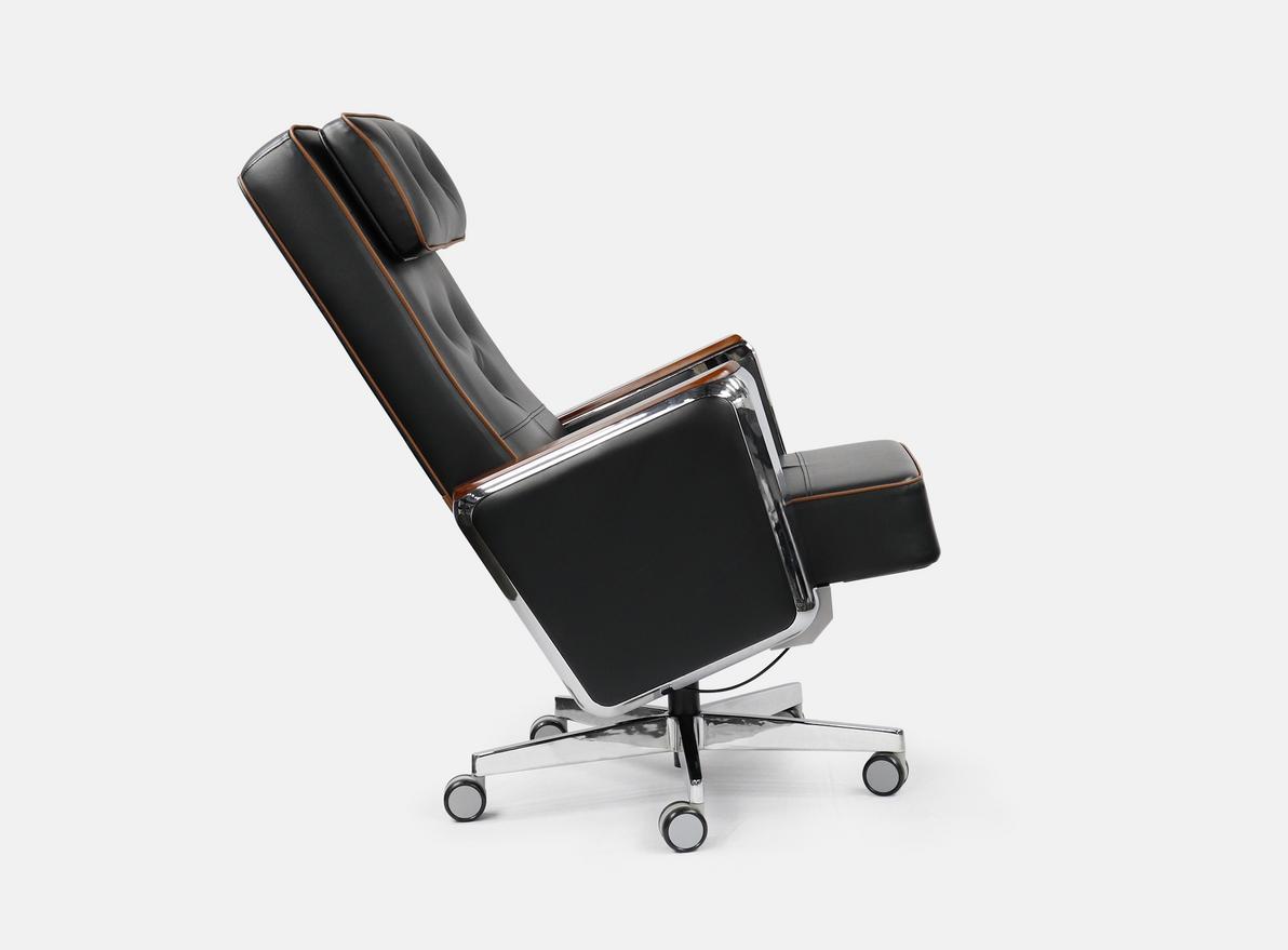 Cơ chế chốt ngã có cảm biến — ngả an toàn khi nghỉ ngơi.