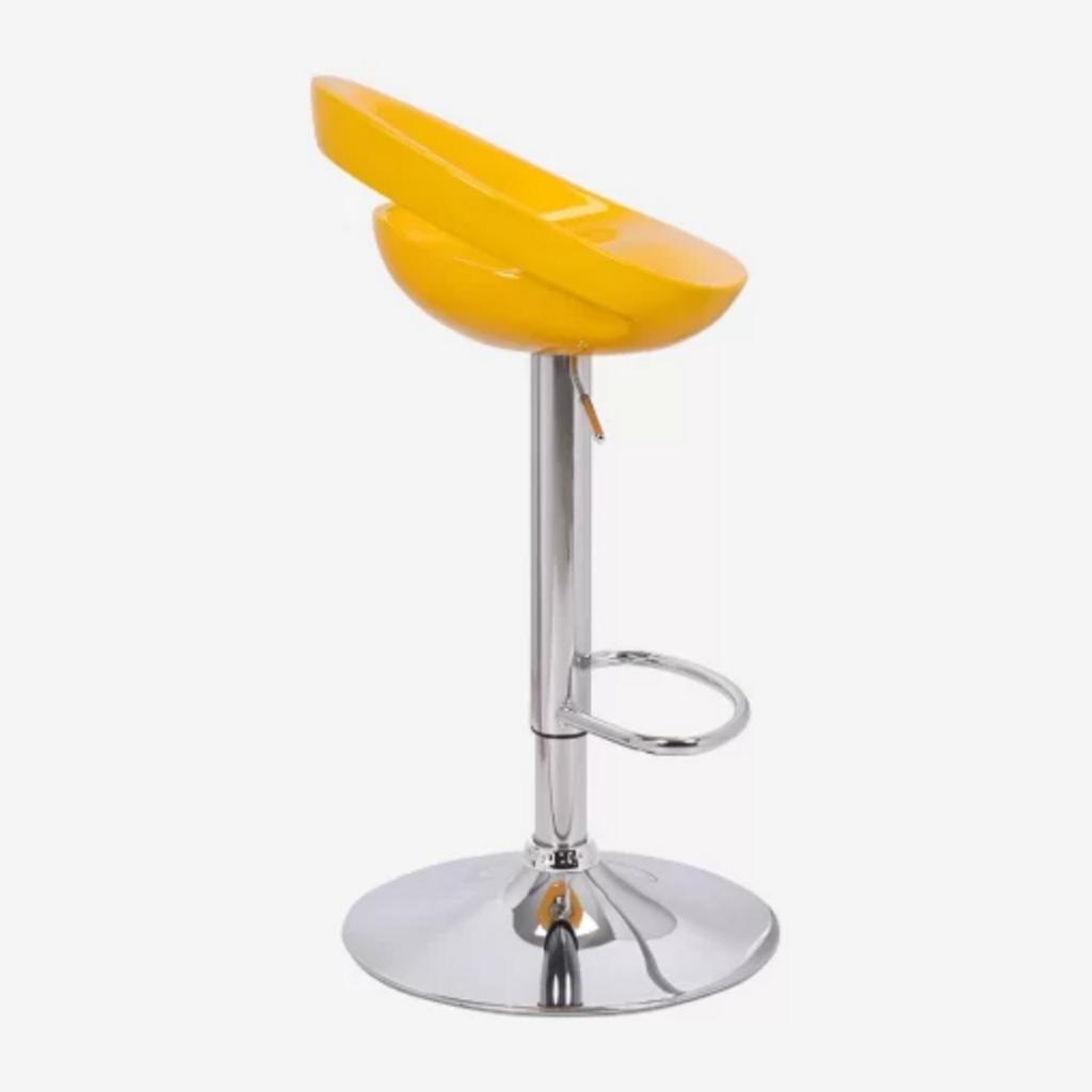 Cơ chế điều chỉnh độ cao piston hơi giúp ghế phù hợp với mọi không gian.