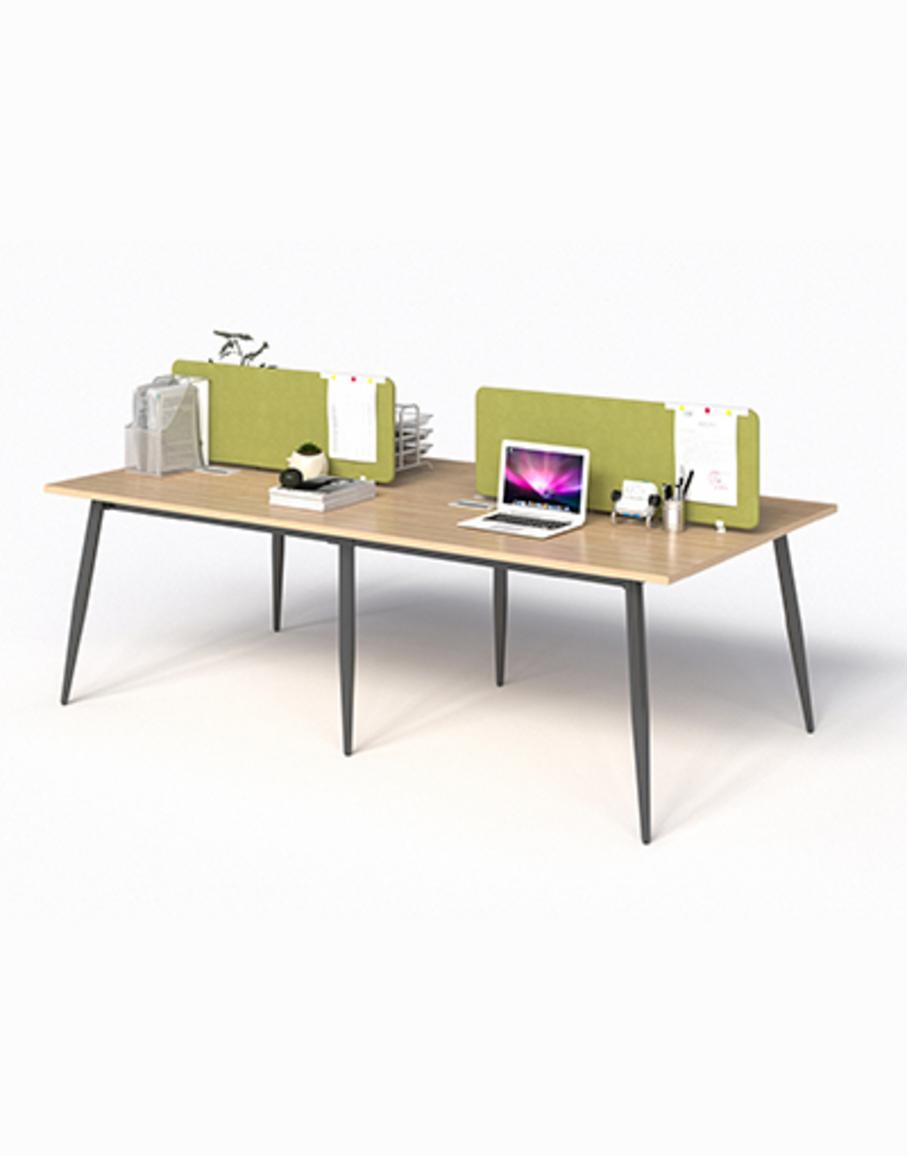 Hình ảnh cụm bàn làm việc 4 chỗ tạo điều kiện hợp tác hiệu quả giữa các thành viên trong văn phòng.