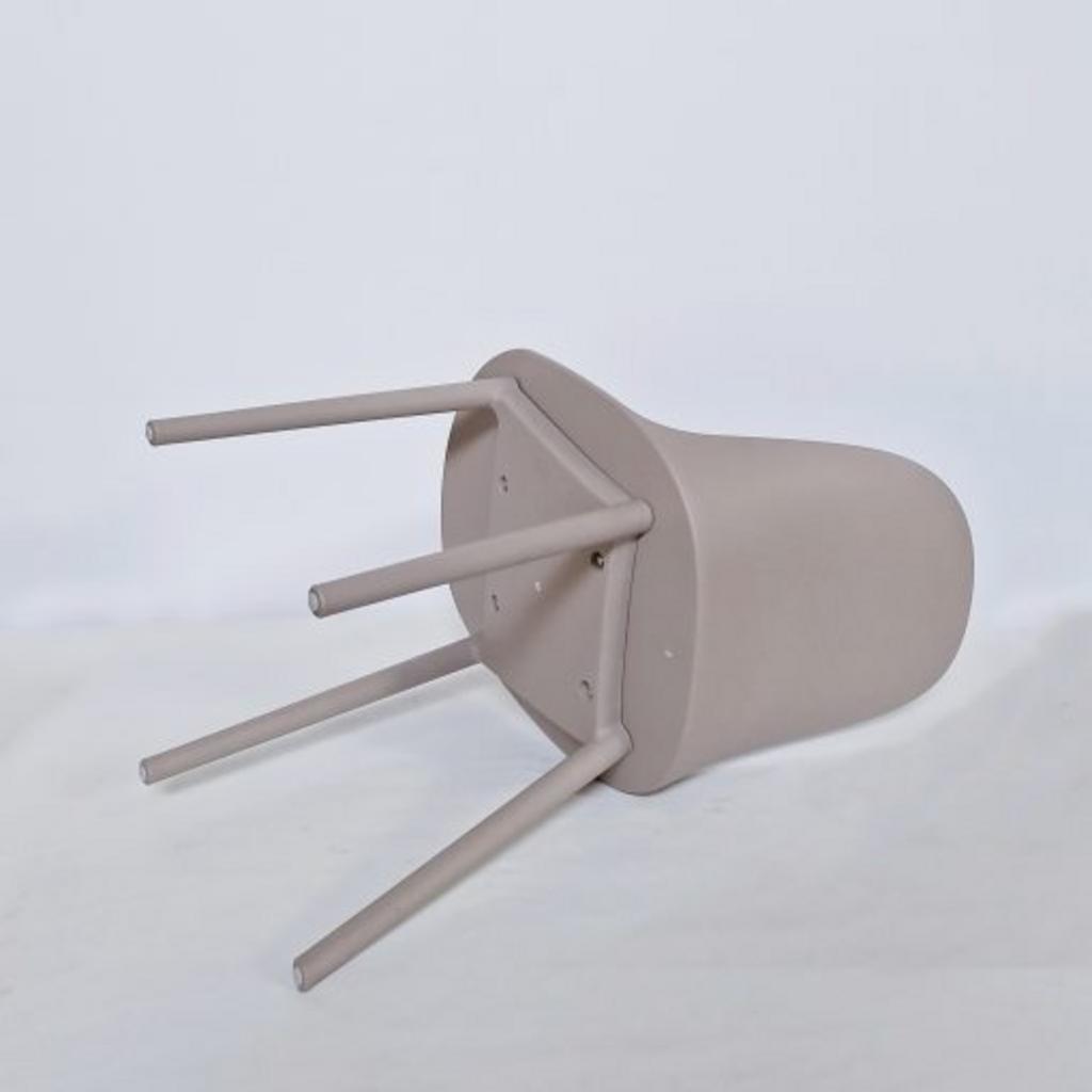 Màu sắc đa dạng phù hợp nhiều phong cách và không gian.