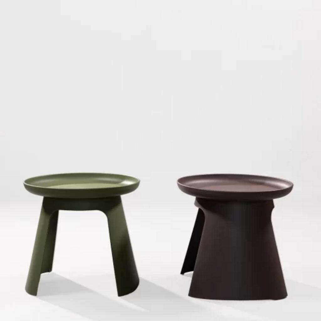 Sự đa dạng màu sắc của Bàn 3015 phù hợp với nhiều phong cách trang trí.