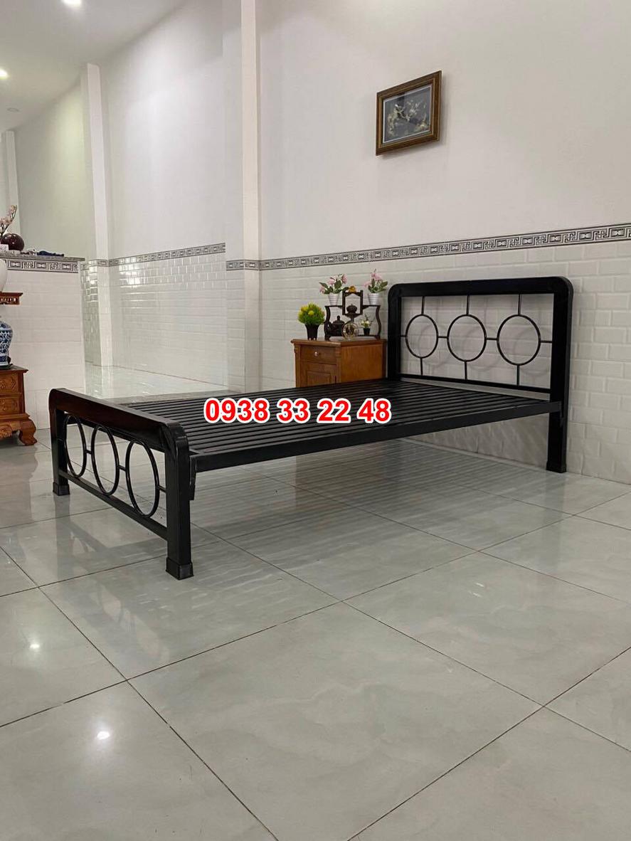 Thiết kế giường dễ tháo lắp, thuận tiện cho việc vận chuyển và di chuyển.