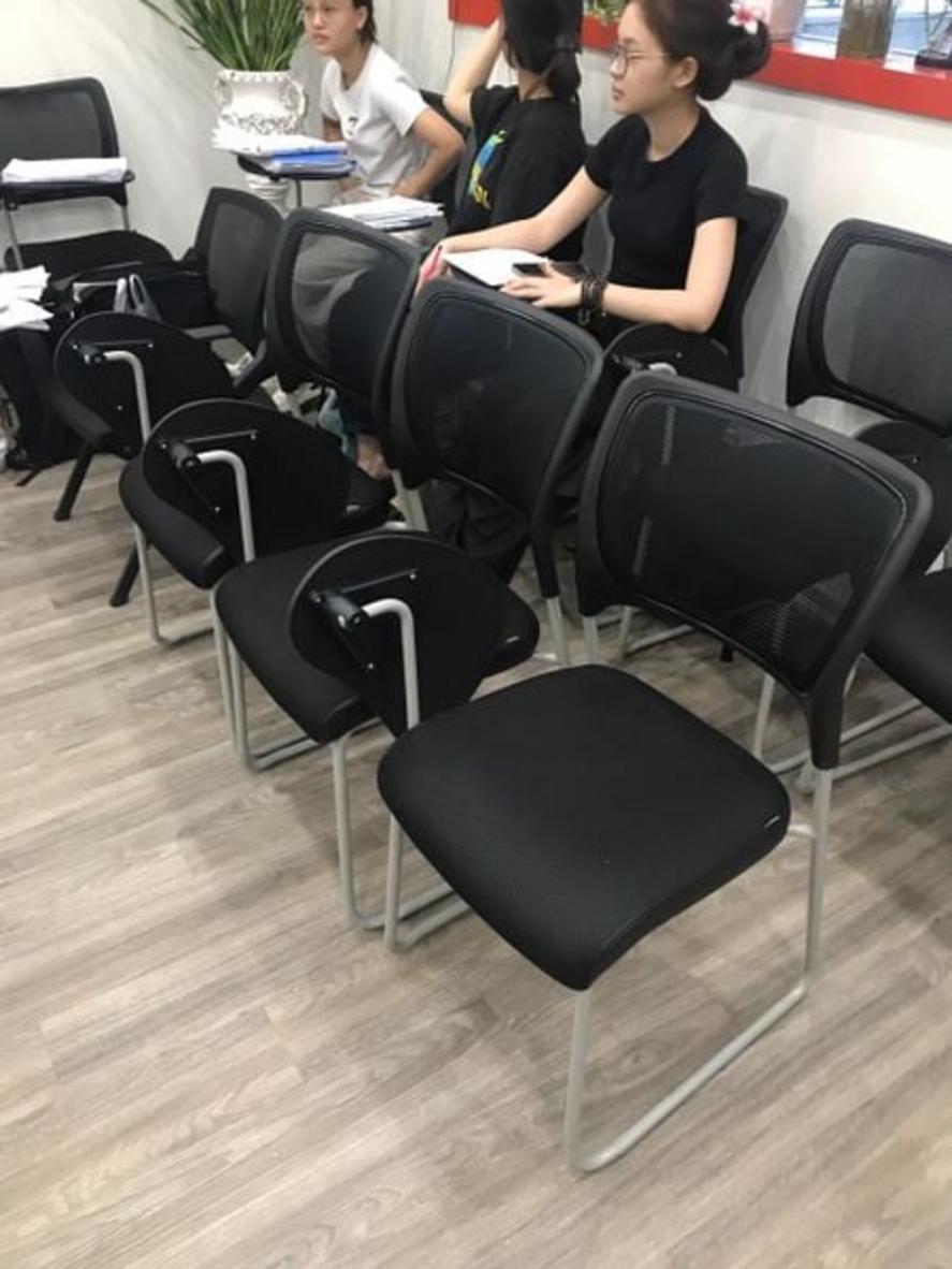 Đệm ghế hình thác nước thoáng khí, giảm áp lực tối ưu.