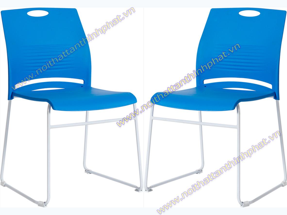 Đệm ghế tự động lật lên giúp tiết kiệm diện tích và giữ vệ sinh.