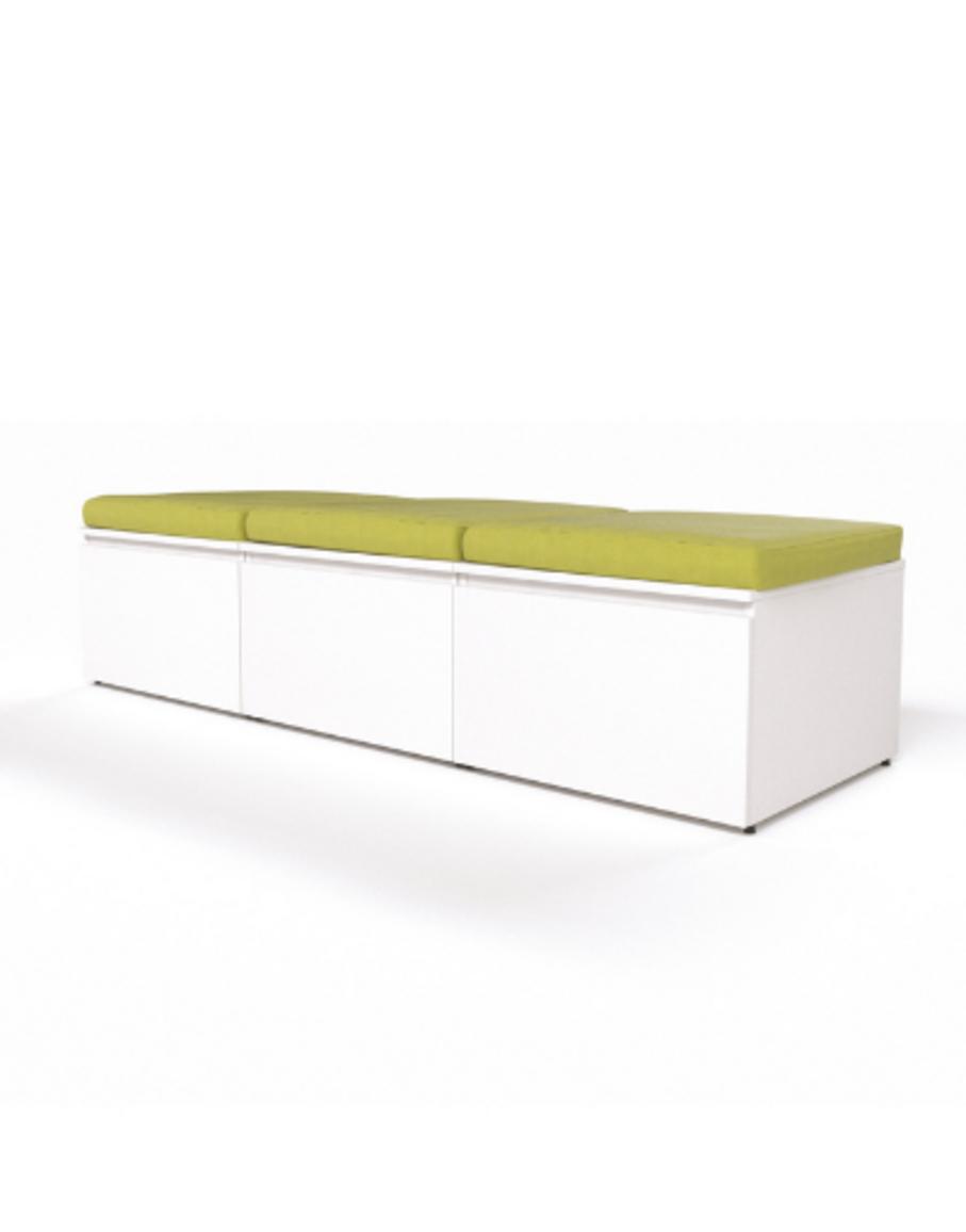 Đệm vải nhung dày tạo cảm giác mềm mại và sang trọng.