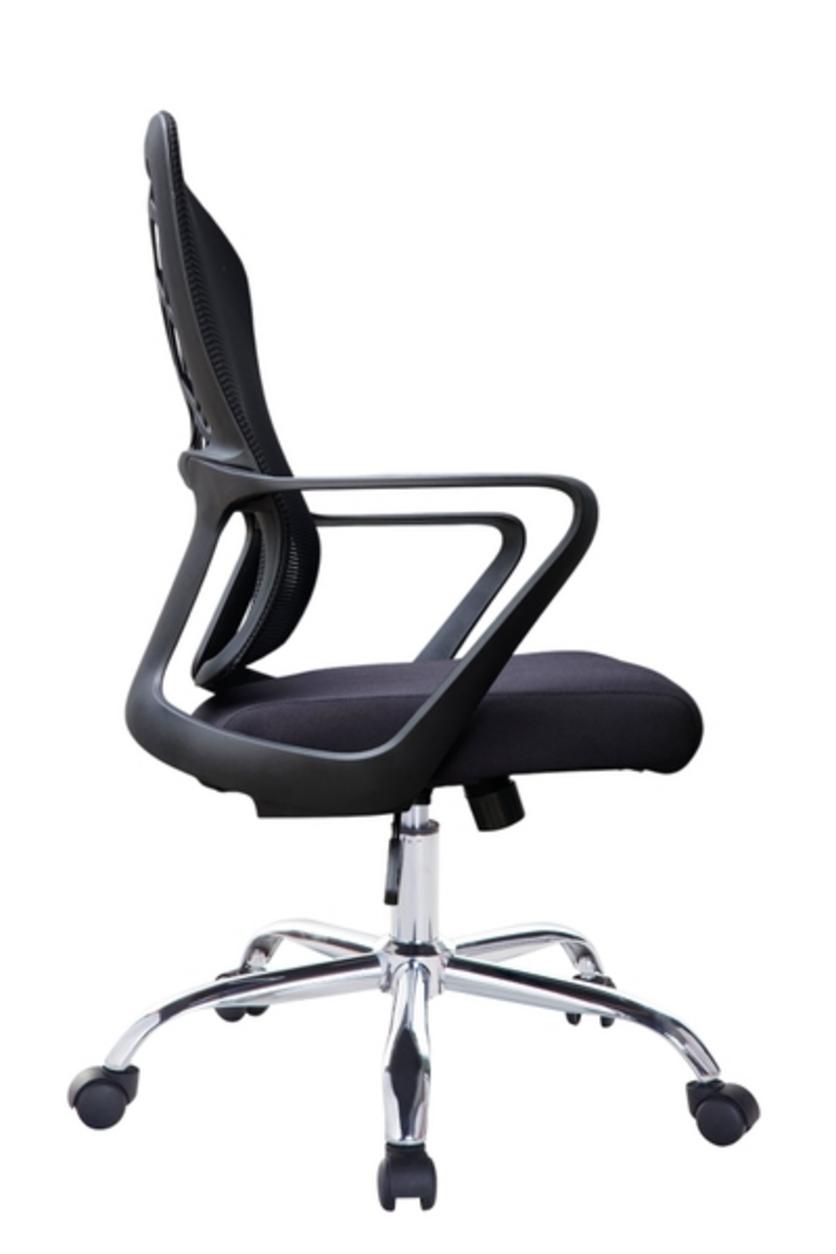 Đệm mút đàn hồi cao cấp mang lại sự êm ái và thoáng khí cho người sử dụng.