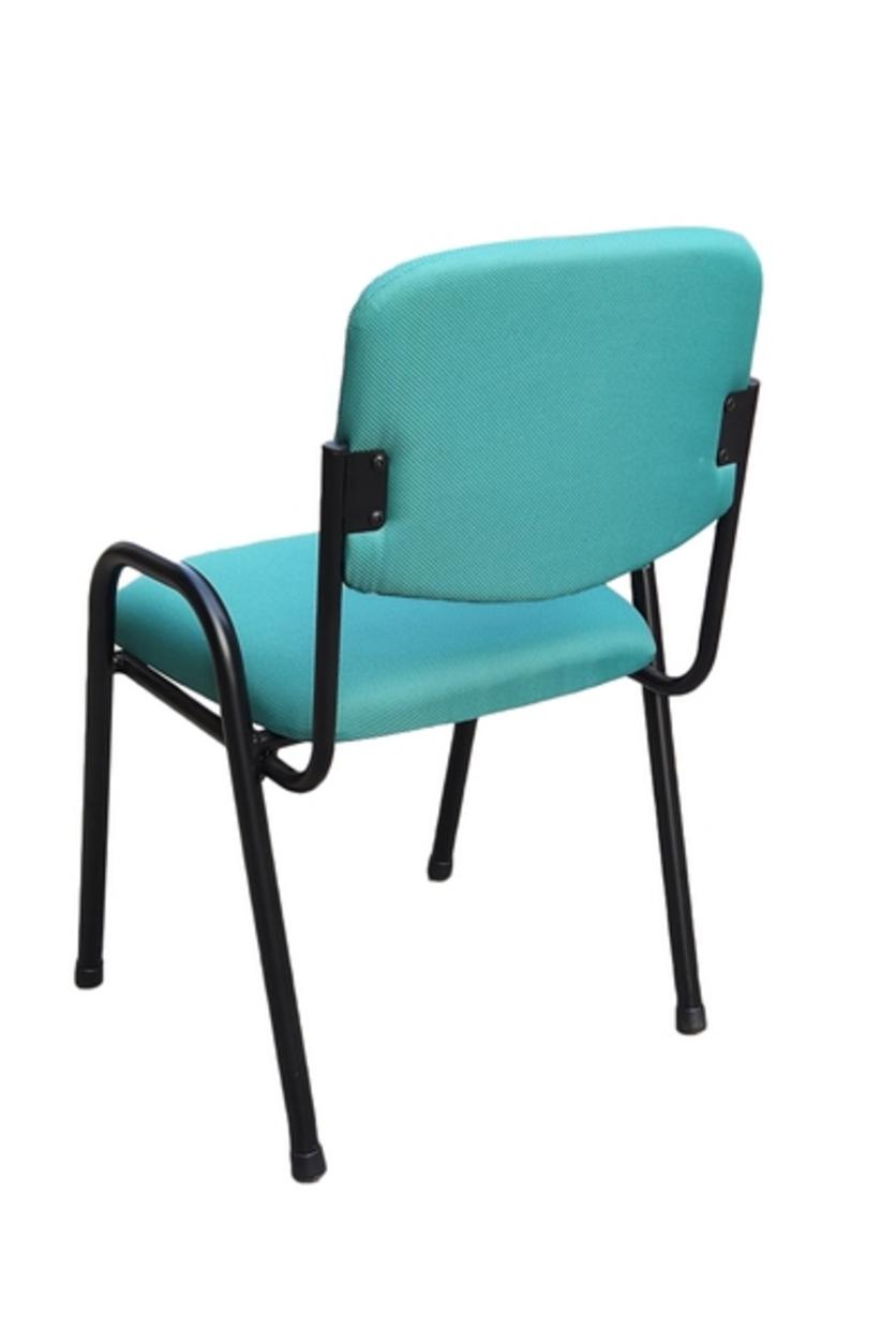 Đệm ngồi mút dày, bọc vải hoặc simili mang lại cảm giác êm ái và sang trọng.