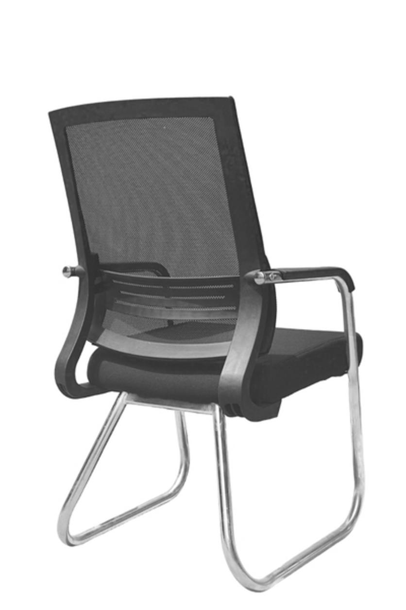 Đệm ngồi mút dày, mang lại sự êm ái và thoáng mát cho người dùng.