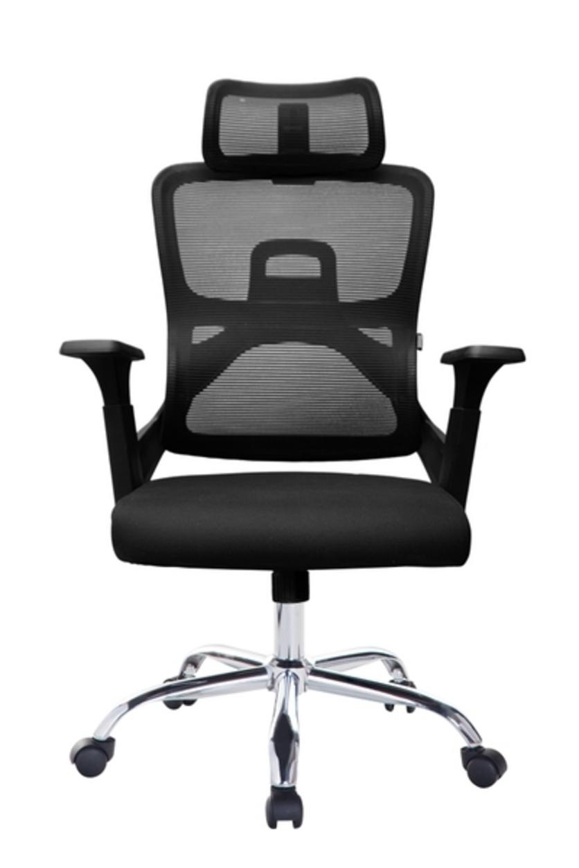 Đệm ngồi mút xốp đàn hồi cho trải nghiệm êm ái và thoải mái suốt ngày dài.