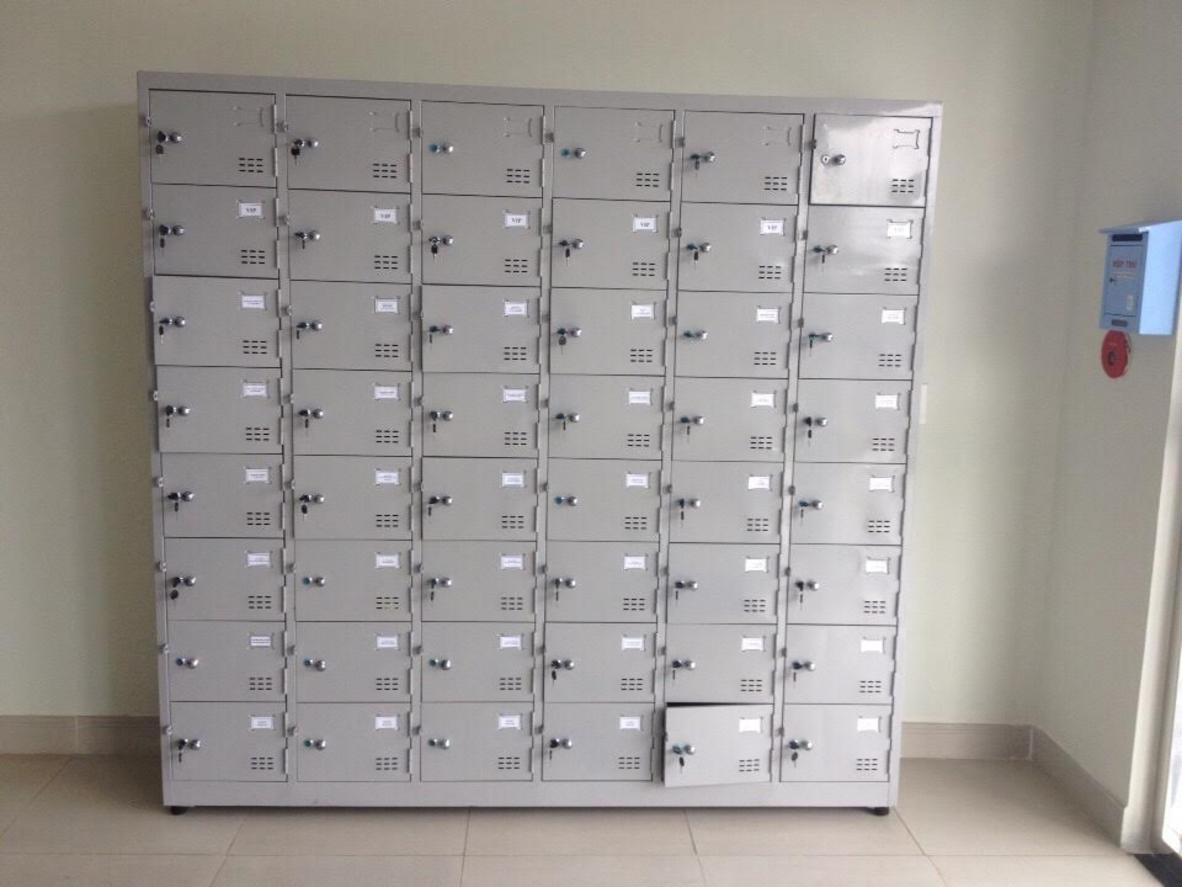 Sắt dày 0.6–0.7mm, phủ sơn tĩnh điện — bền, chống gỉ và dễ vệ sinh.