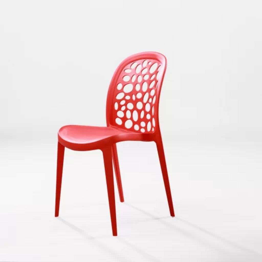 Thiết kế lưng cong ergonomic giúp duy trì tư thế ngồi chuẩn.