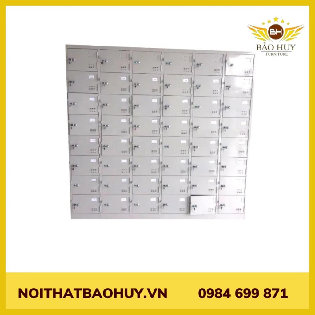 Cánh kính giúp quan sát nội dung bên trong nhanh chóng, lý tưởng cho môi trường cần quản lý tiết kiệm thời gian.