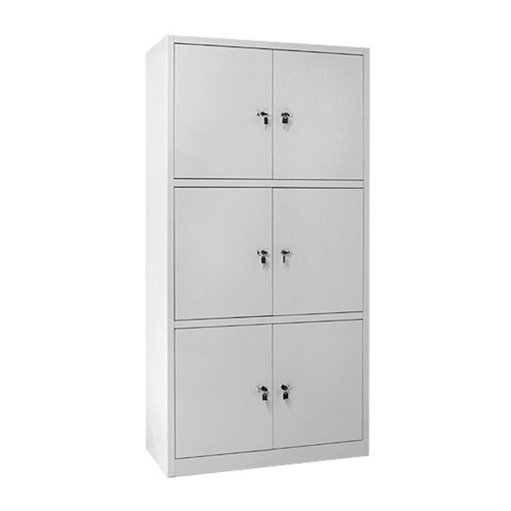 Kính 4 mm phần trên và chân nhựa điều chỉnh — hoàn thiện đẹp & ổn định.