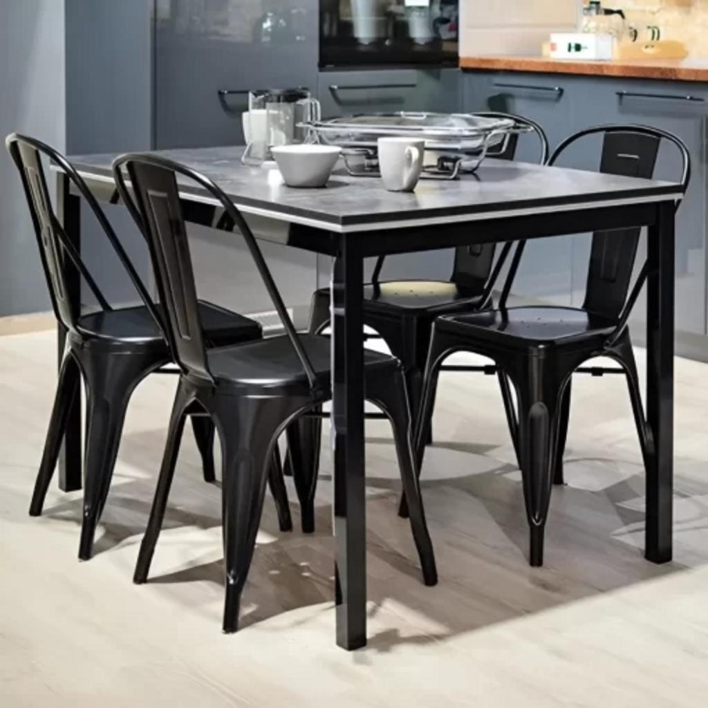 Ghế 1518 với trọng lượng nhẹ, dễ dàng di chuyển và bố trí.