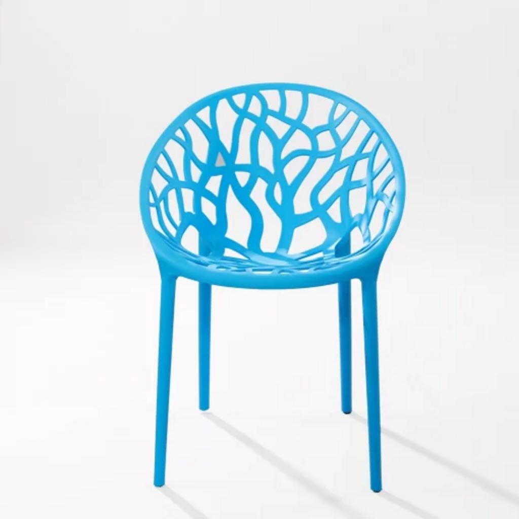 Hình ảnh tổng thể Ghế 3018 với nền trung tính, làm nổi bật thiết kế và màu sắc sản phẩm.