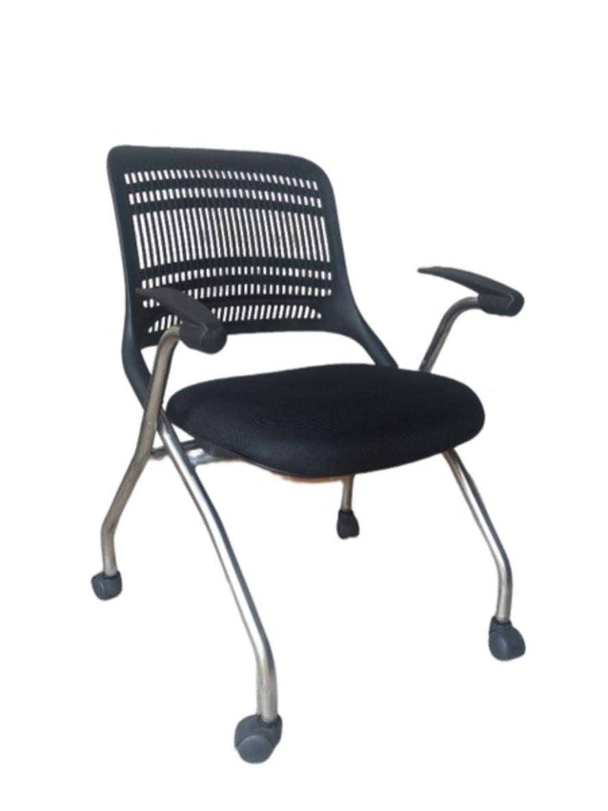 Hình ảnh chính diện Ghế xếp DP452 trên nền trung tính cho cảm giác hiện đại và tiện lợi.