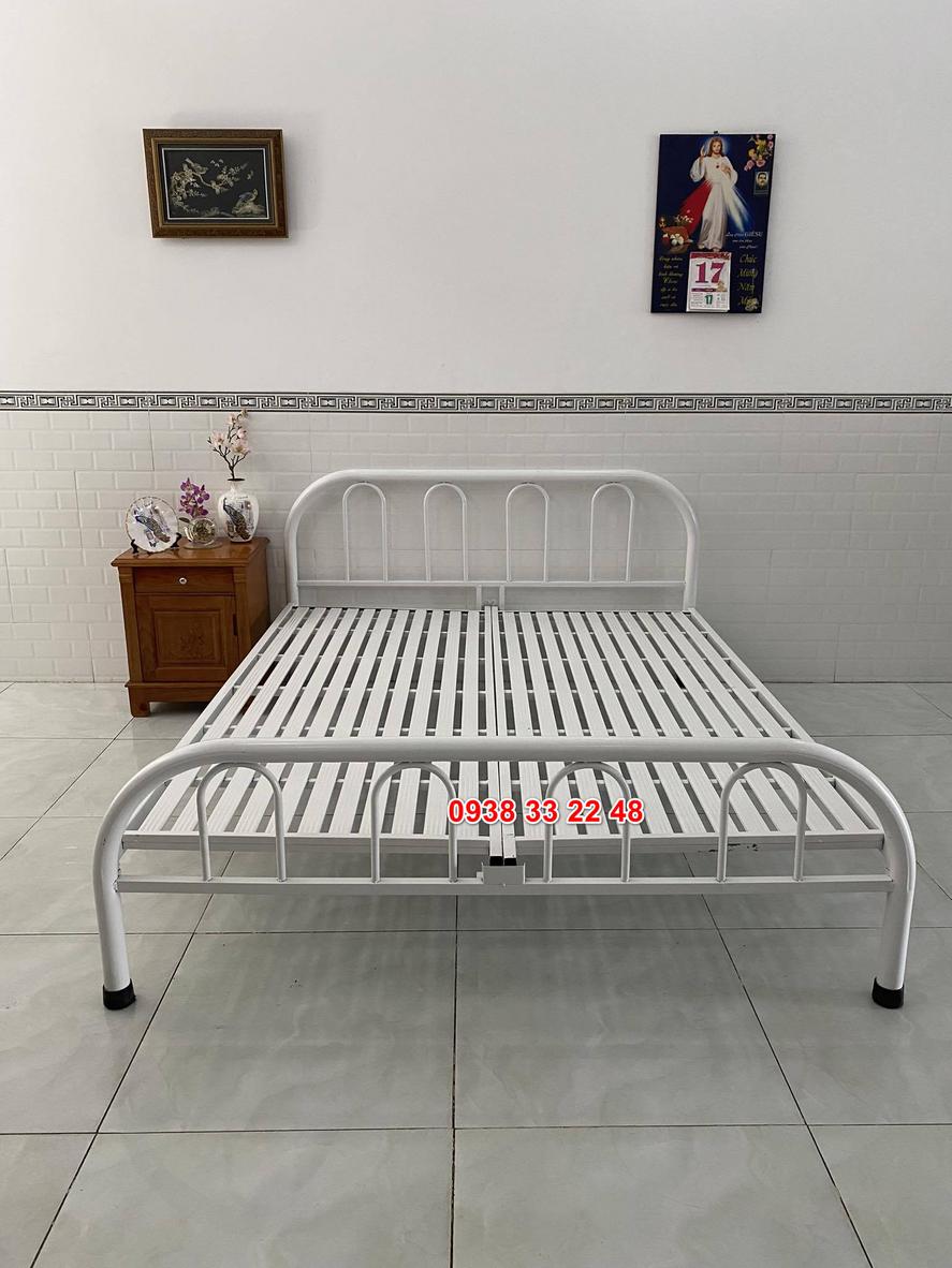 Giường sắt đơn tròn ngang 1m4