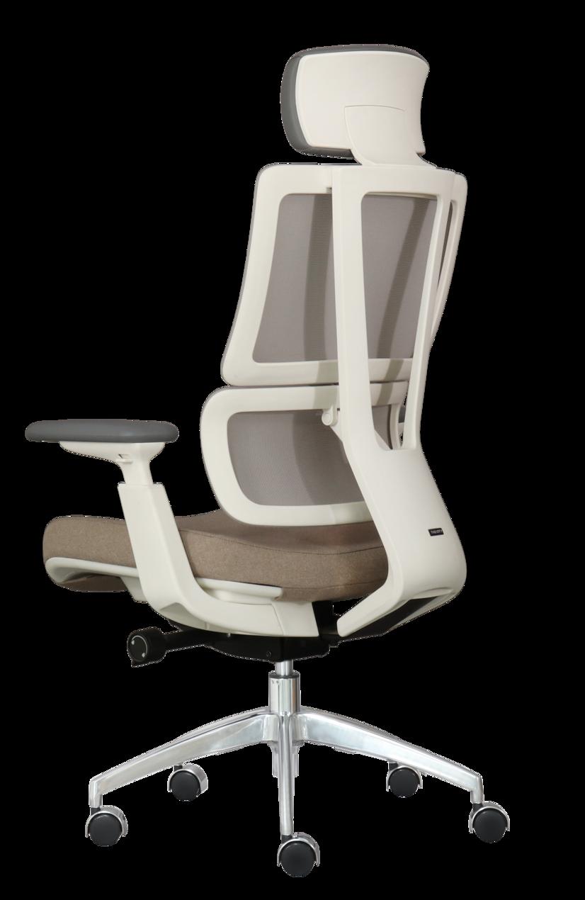 Khung và chân bằng gỗ tự nhiên — độ bền cao và vân gỗ đẹp tự nhiên.