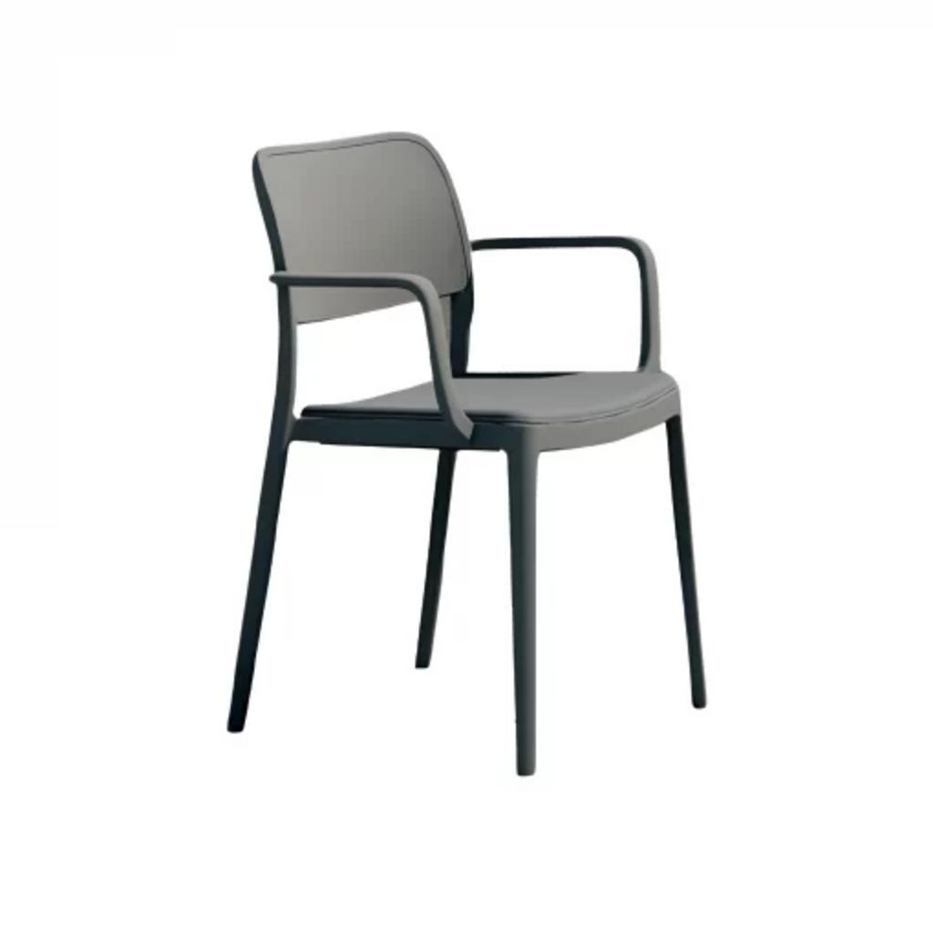 Ghế 3054A thể hiện thiết kế Bắc Âu hiện đại với chất liệu nhựa PP cao cấp, bền bỉ và dễ vệ sinh.