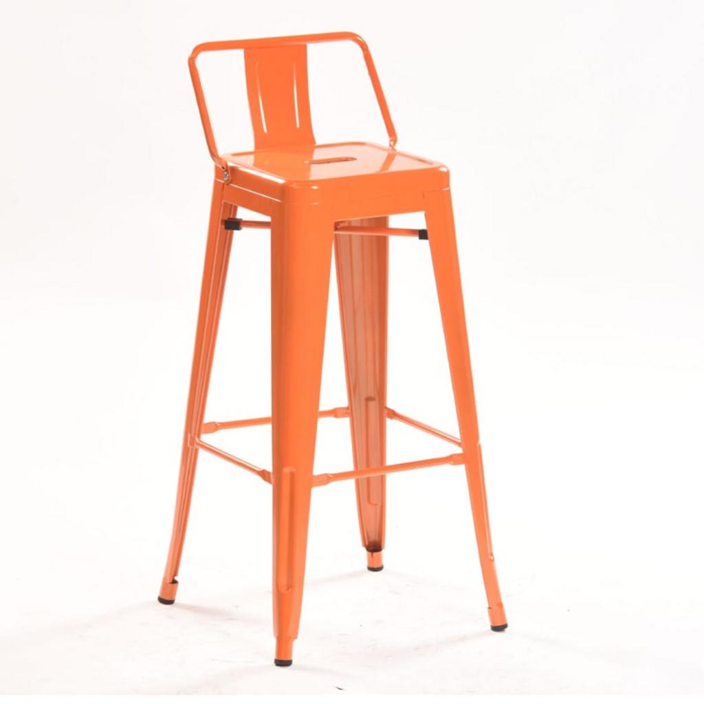 Ghế Fansipan Tolix Bar có tựa nổi bật với thiết kế chắc chắn và đa dạng màu sắc.