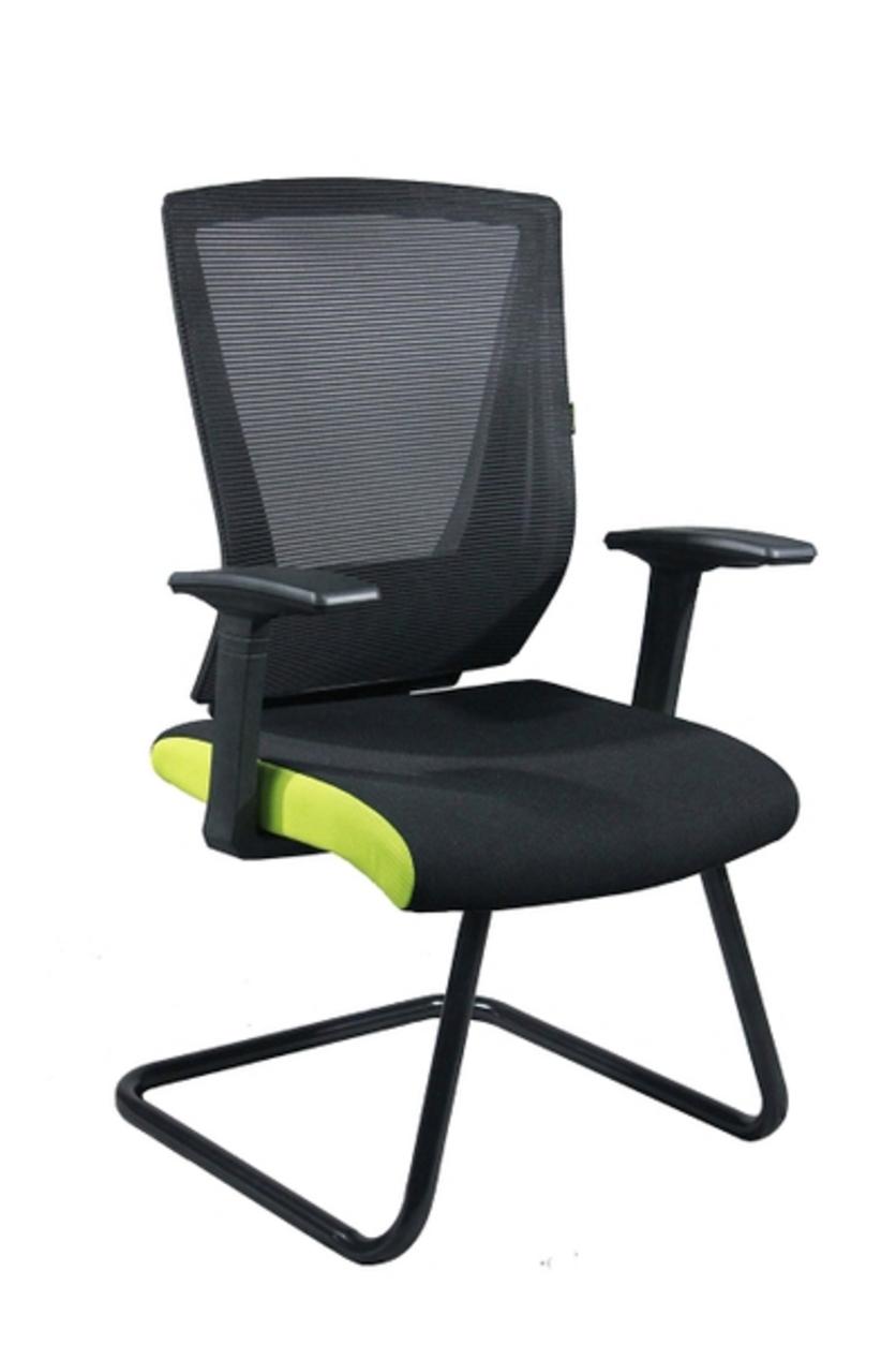 Hình ảnh tổng quan Ghế văn phòng DP 8326Q nổi bật với thiết kế lưới thoáng mát và tay ghế điều chỉnh tiện lợi.