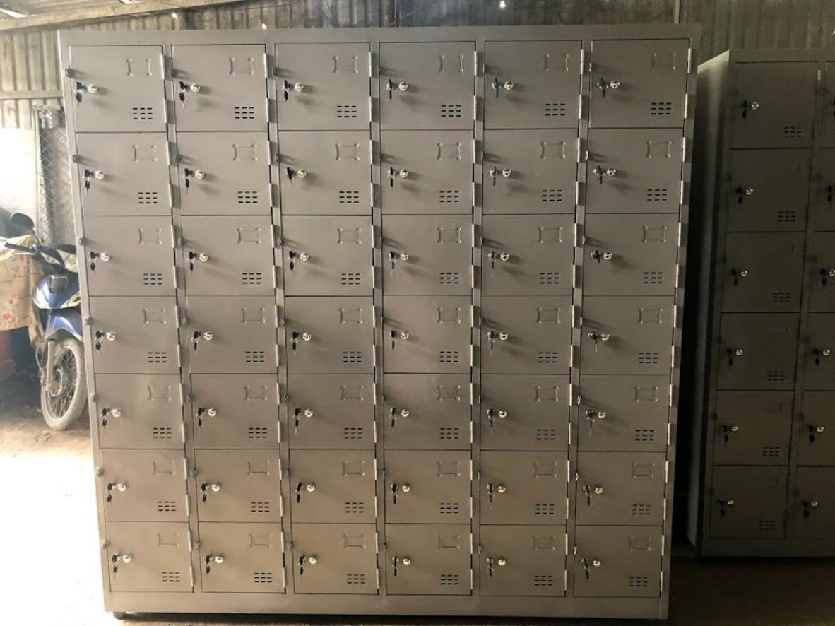 Tủ locker 42 ngăn 6 khoang 42C6K — giải pháp lưu trữ cá nhân an toàn cho văn phòng và nhà xưởng.