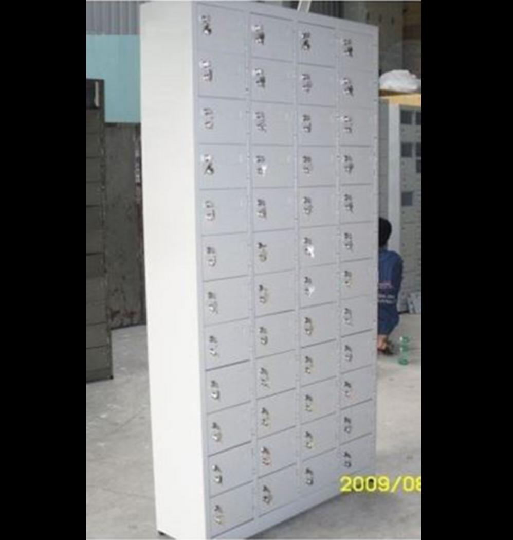 Tủ locker 48 ngăn - giải pháp lưu trữ giày dép tập trung cho văn phòng, trường học và phòng gym.