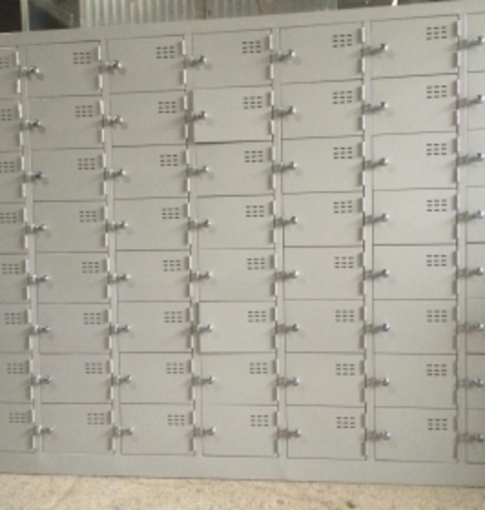 Tủ locker 56 ngăn — giải pháp lưu trữ điện thoại chuyên nghiệp cho văn phòng và nhà máy.
