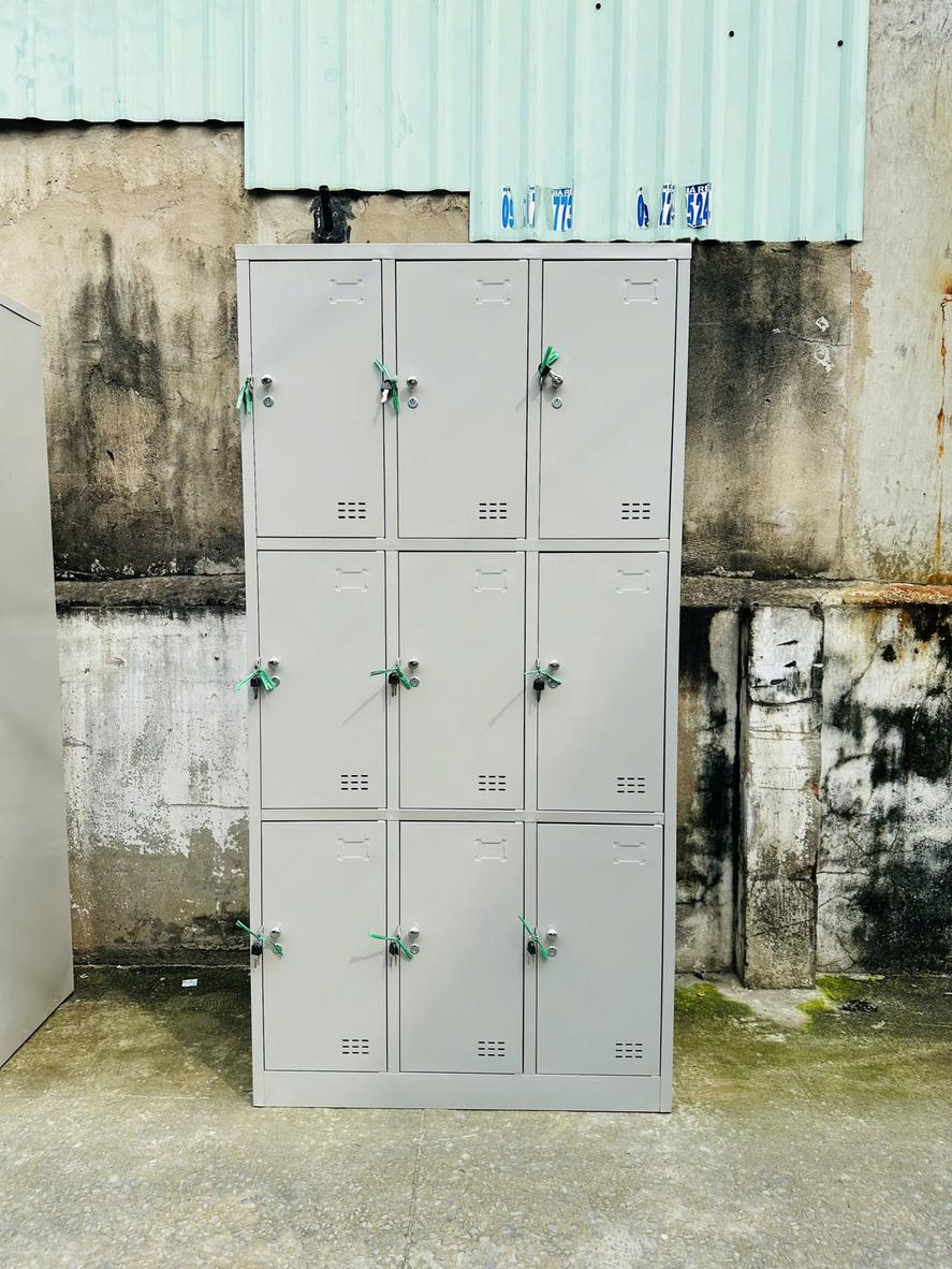 Tủ locker 9 ngăn 3 khoang 9C3KLR — giải pháp lưu trữ gọn gàng và an toàn cho văn phòng.