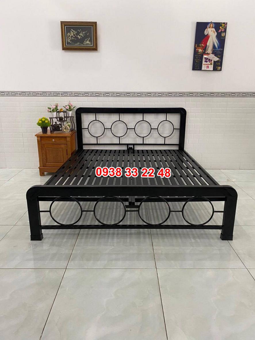 Giường chịu tải lên đến 200kg, mang lại sự an tâm tuyệt đối.