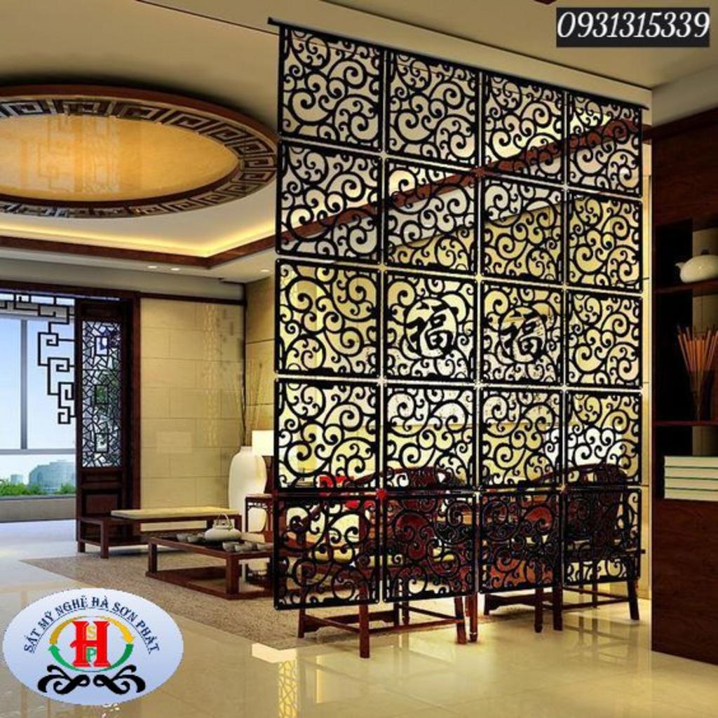 Hình ảnh vách ngăn sắt VS trong phòng tắm, thể hiện khả năng chống gỉ và chống ăn mòn vượt trội.