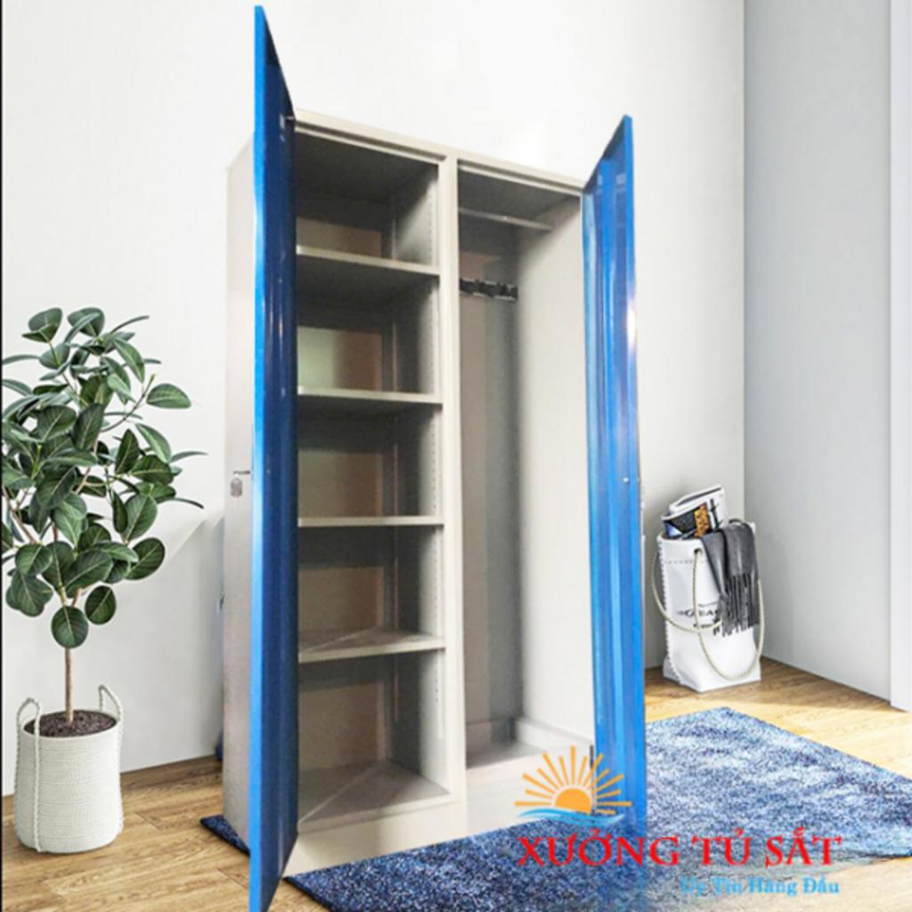 Suốt treo và khay hứng nước giúp bảo quản cây lau, ngăn ngừa rò rỉ và mùi khó chịu.