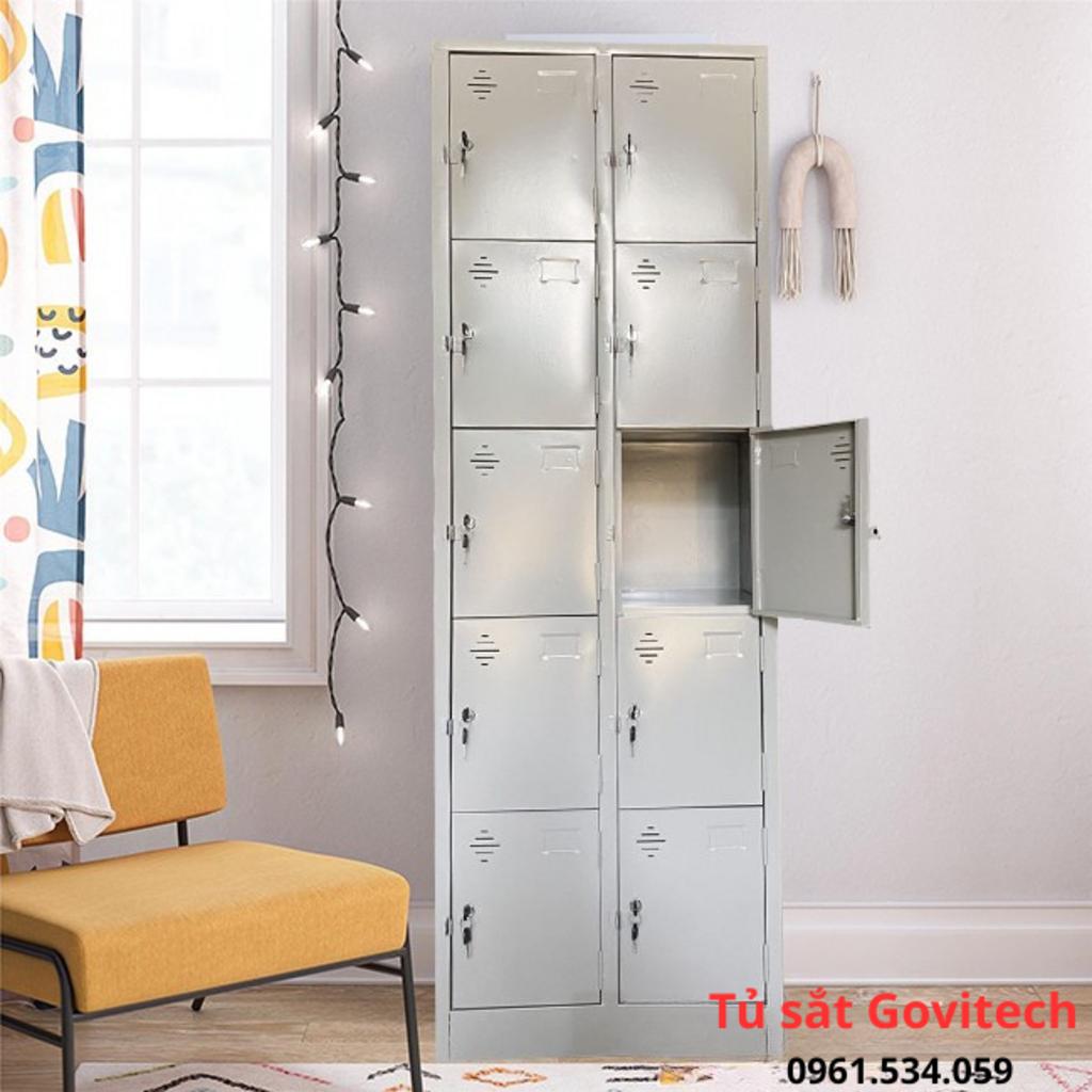 Khóa locker riêng biệt trên mỗi ngăn, đảm bảo an toàn cá nhân cao.