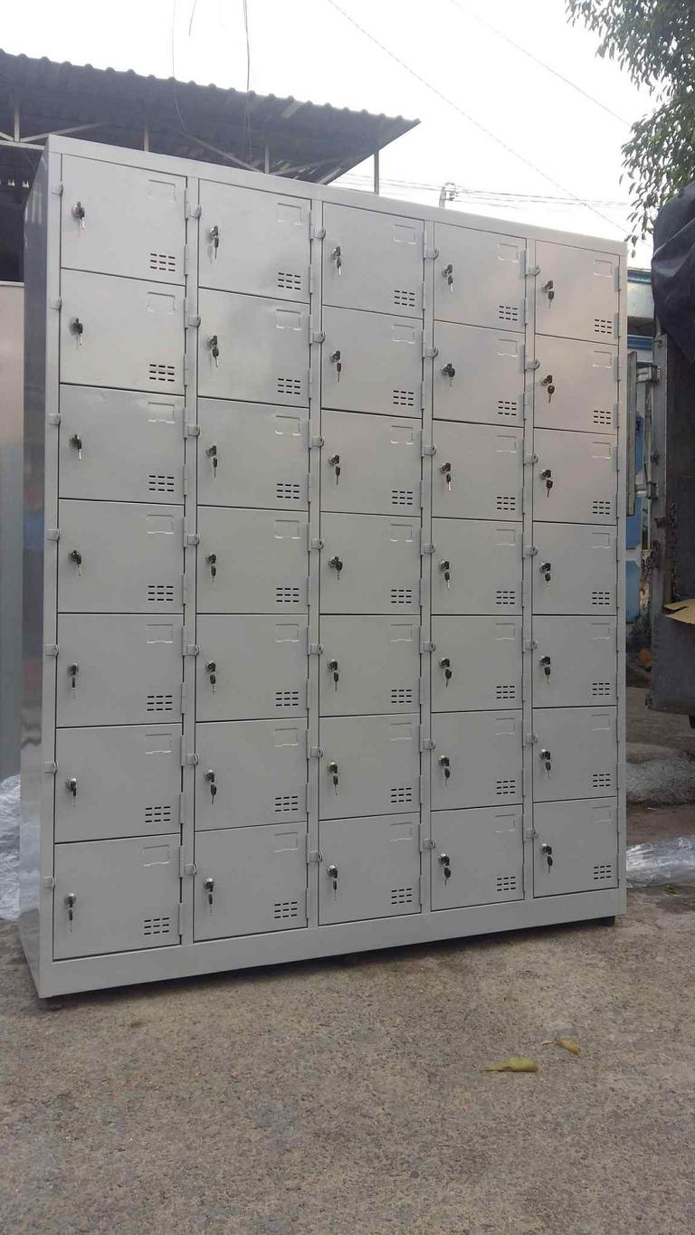 Khóa tích hợp tay nắm và móc khóa đảm bảo an toàn cho đồ dùng cá nhân.