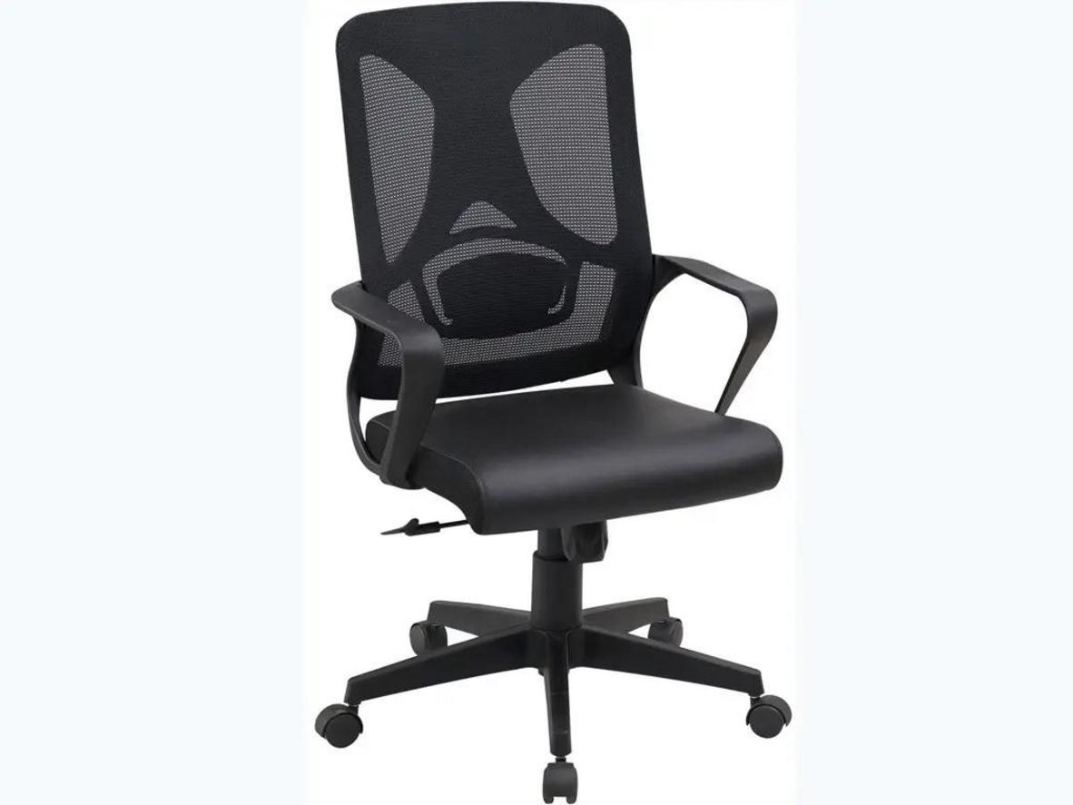 Chân ghế và tay ghế làm từ gỗ tự nhiên nhập khẩu, sơn PU bóng nhẵn.