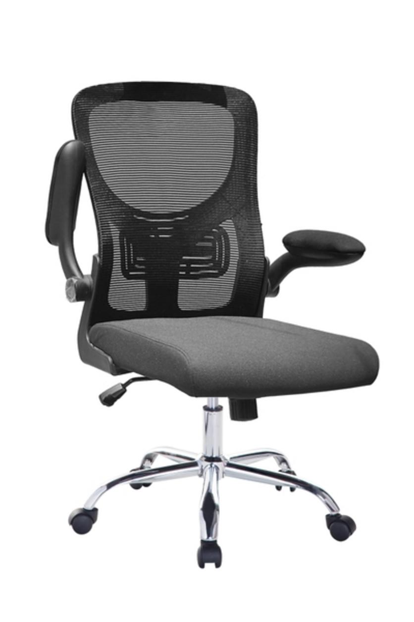 Khung nhựa bọc lưới thoáng khí giúp giảm nóng bức khi sử dụng trong văn phòng.