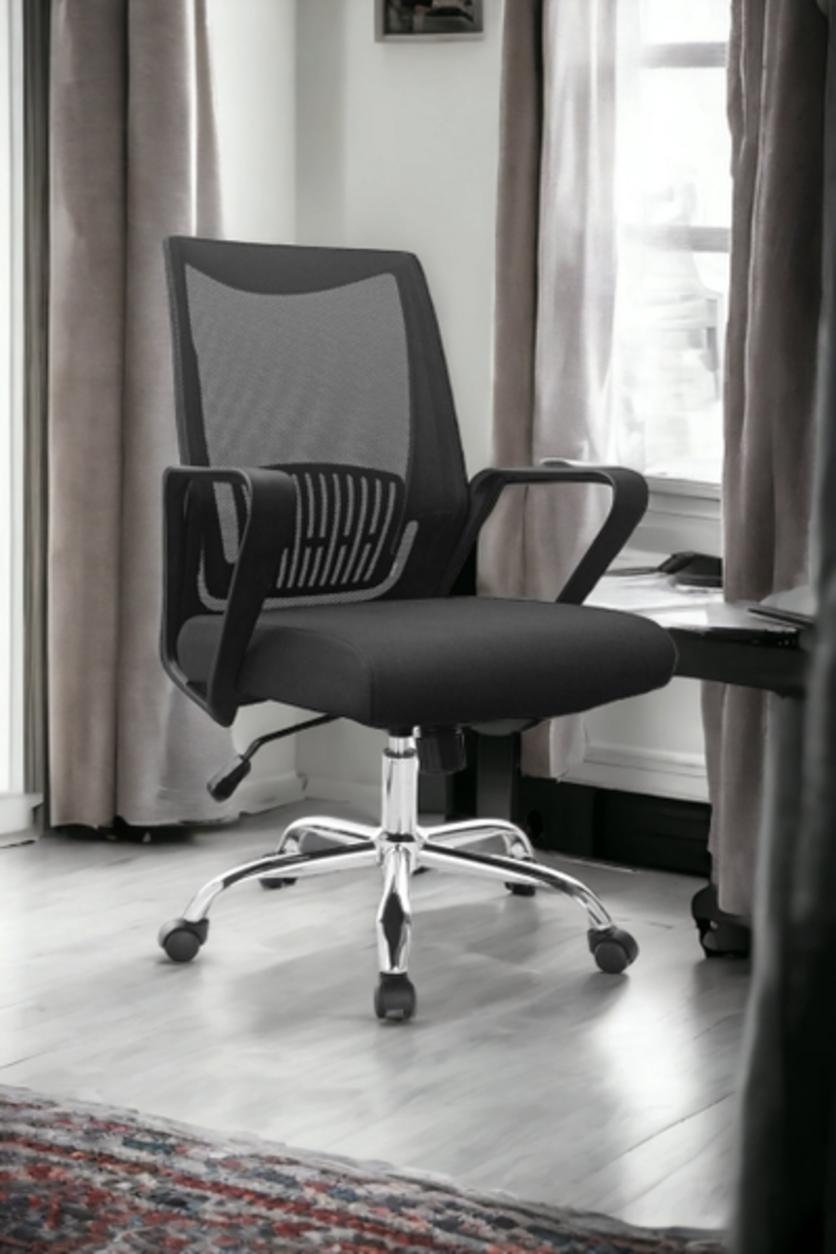 Khung nhựa bọc lưới thoáng khí mang lại sự dễ chịu khi sử dụng lâu dài.