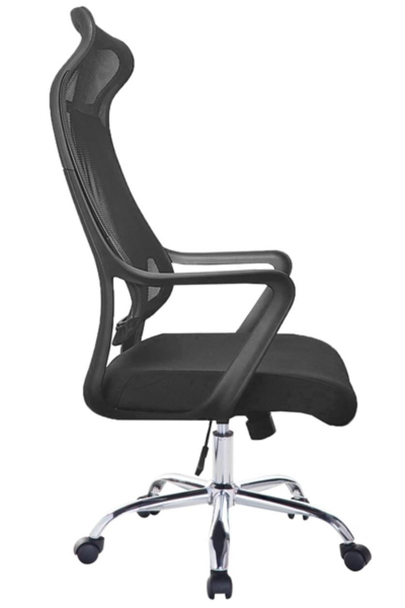 Khung ghế nhựa cách điệu bọc lưới thoáng mát tăng sự thông thoáng khi sử dụng lâu.