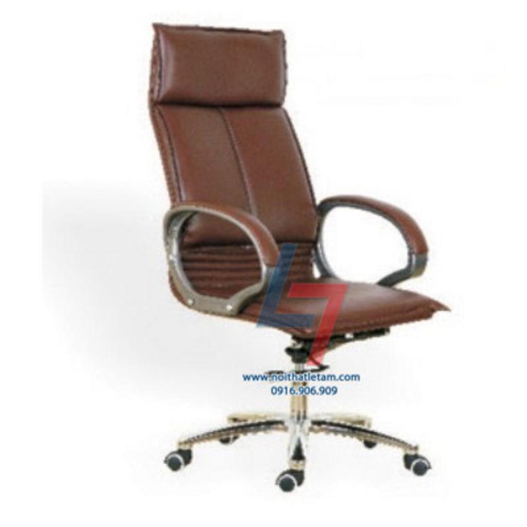 Khung nhựa đen liền tay tạo sự vững chắc và thiết kế hiện đại cho Ghế văn phòng DP 8344Q.